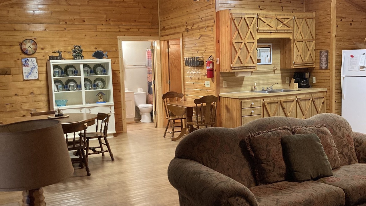 Photo of Livingroom in Pettit
