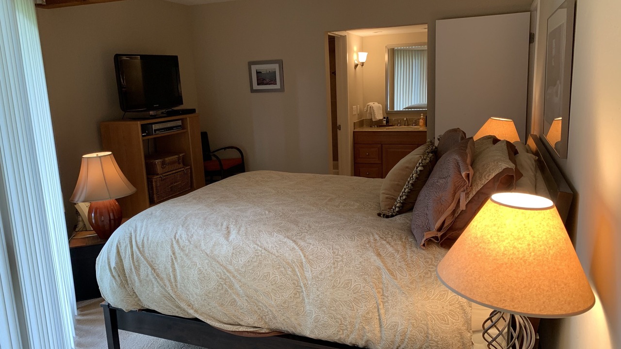 Photo of Bedroom in Tahoe Keys