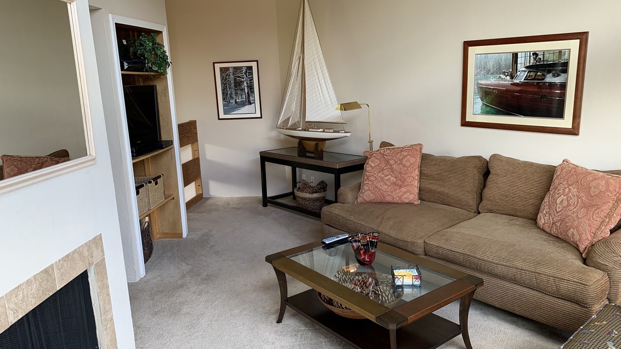 Photo of Livingroom in Tahoe Keys