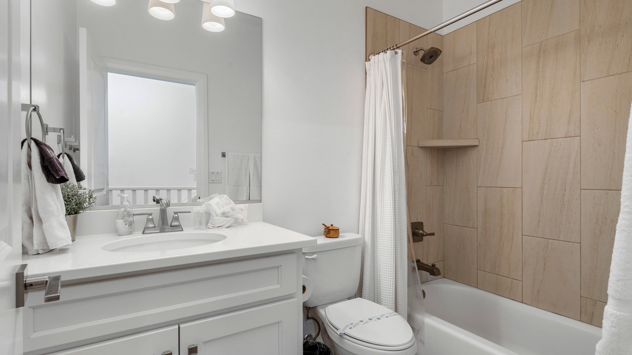 Photo of Bathroom in Hurricane