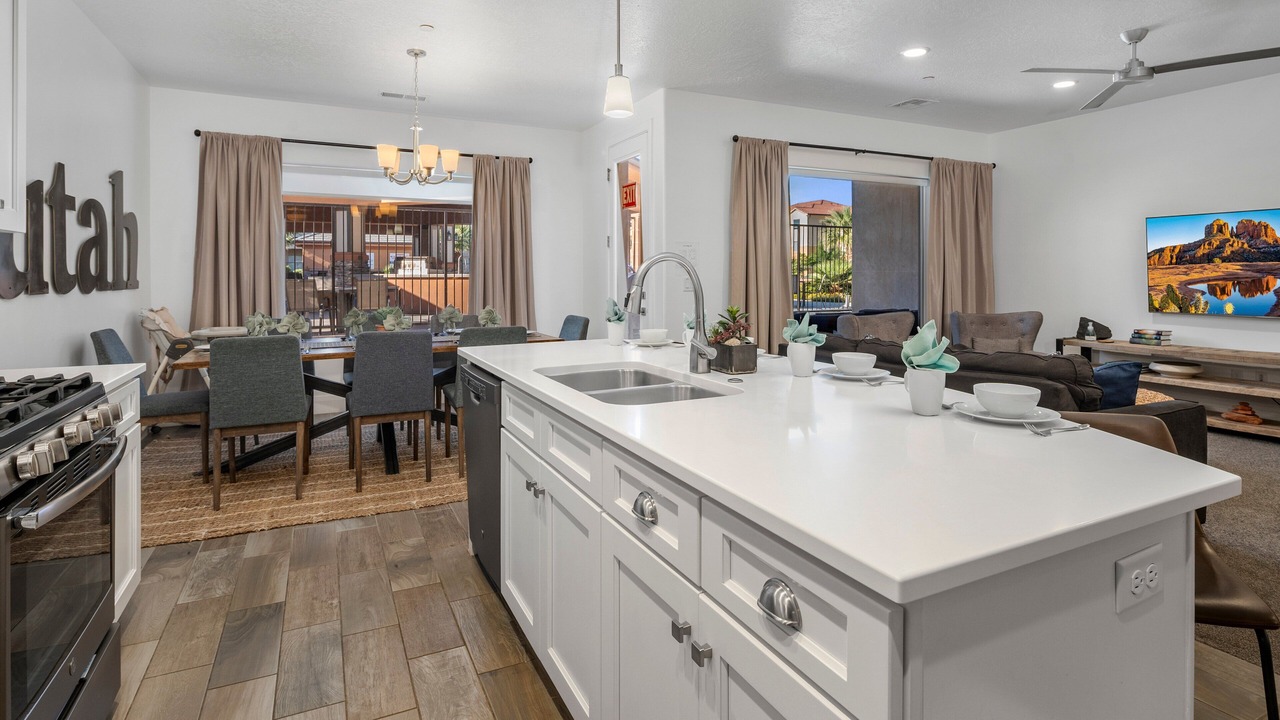 Photo of Kitchen in Hurricane