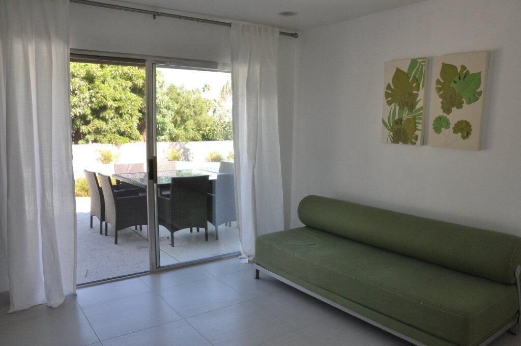 Photo of Livingroom in Palm Desert