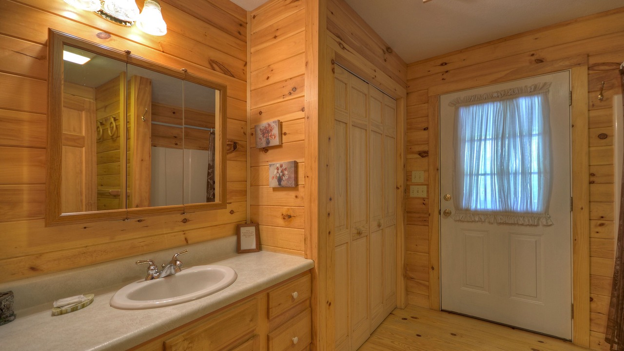 Photo of Bathroom in Blue Ridge