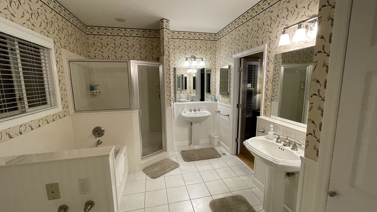Photo of Bathroom in Hendersonville