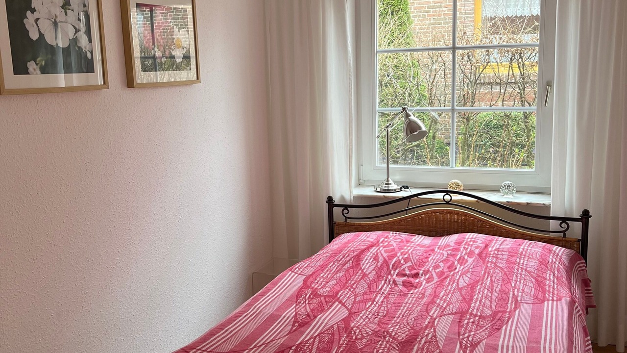 Photo of Bedroom in Loose