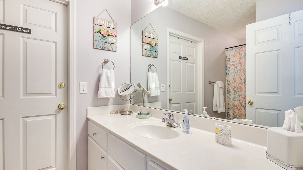 Photo of Bathroom in Chapin