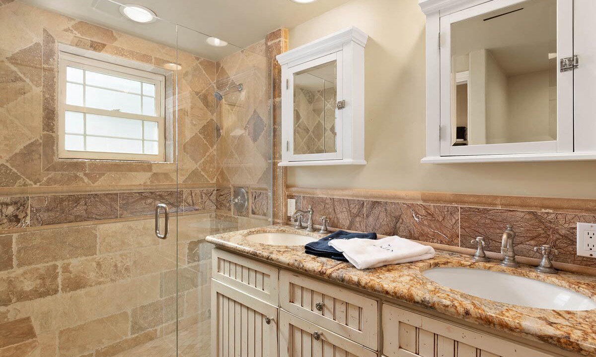 Photo of Bathroom in South Mission Beach