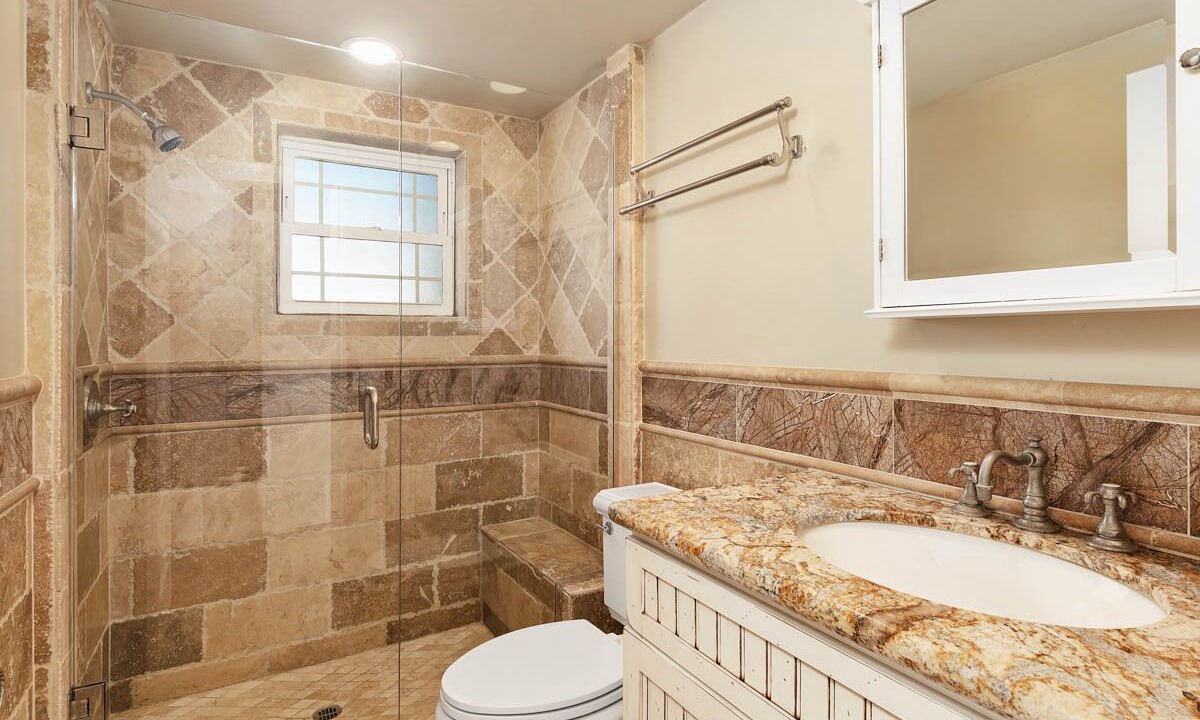 Photo of Bathroom in South Mission Beach