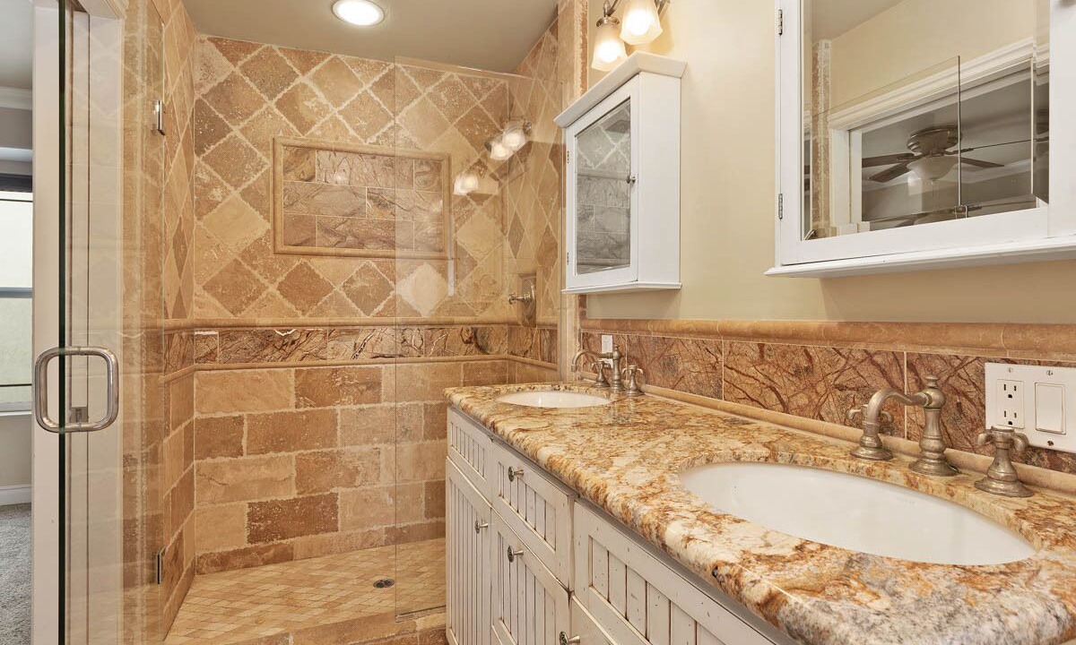 Photo of Bathroom in South Mission Beach
