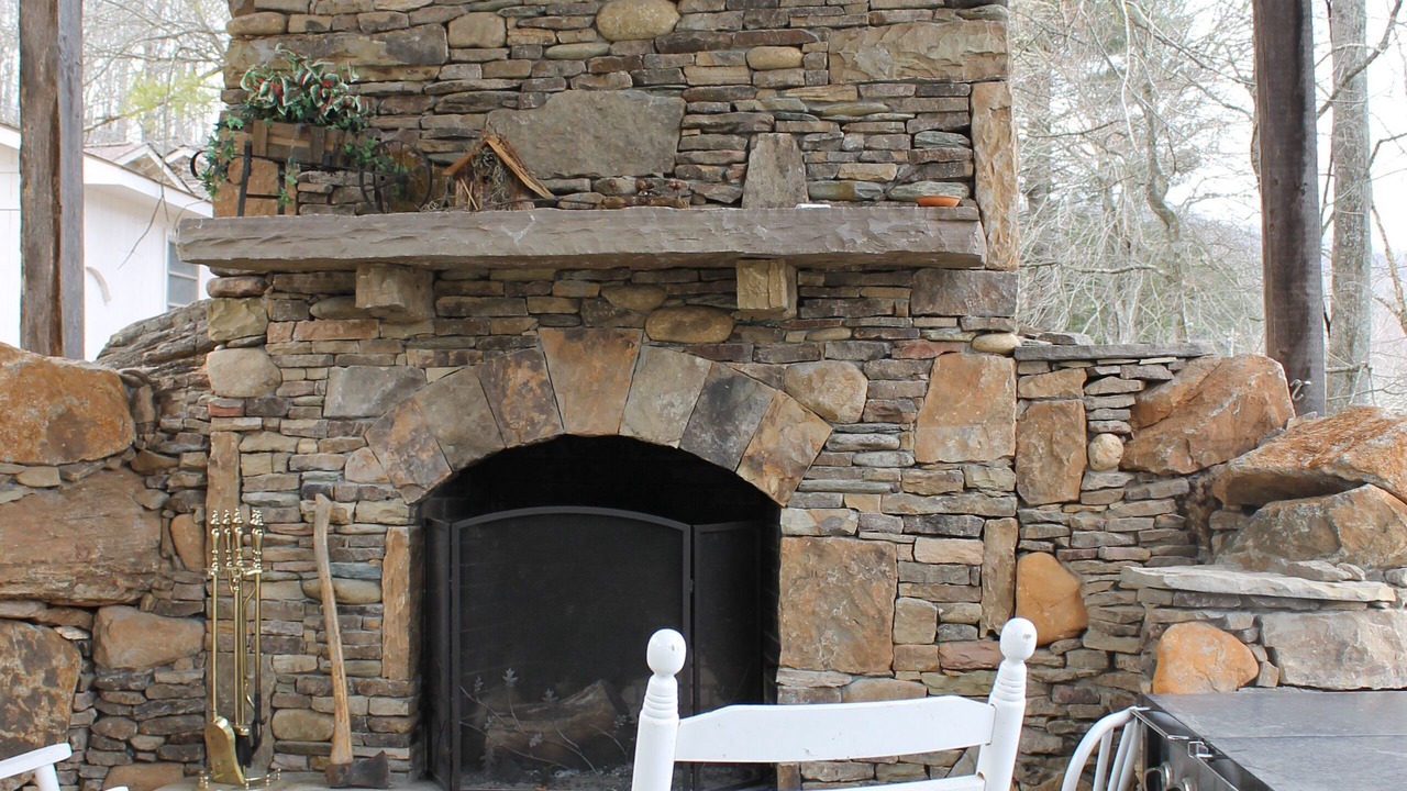 Photo of Livingroom in Hiawassee