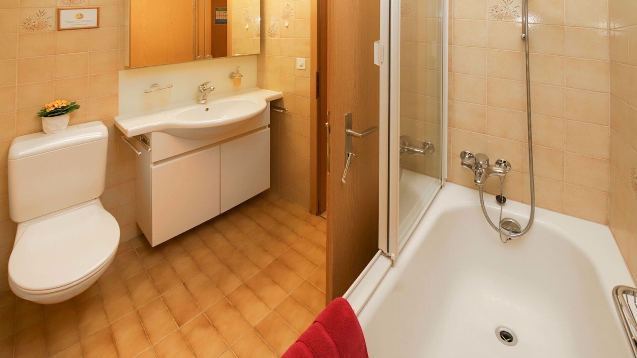 Photo of Bathroom in Zweisimmen