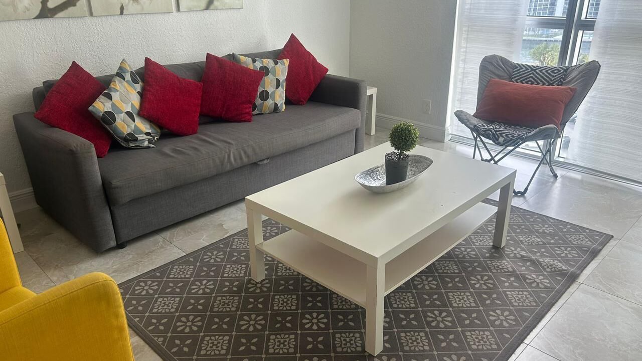 Photo of Livingroom in Hollywood South Central Beach