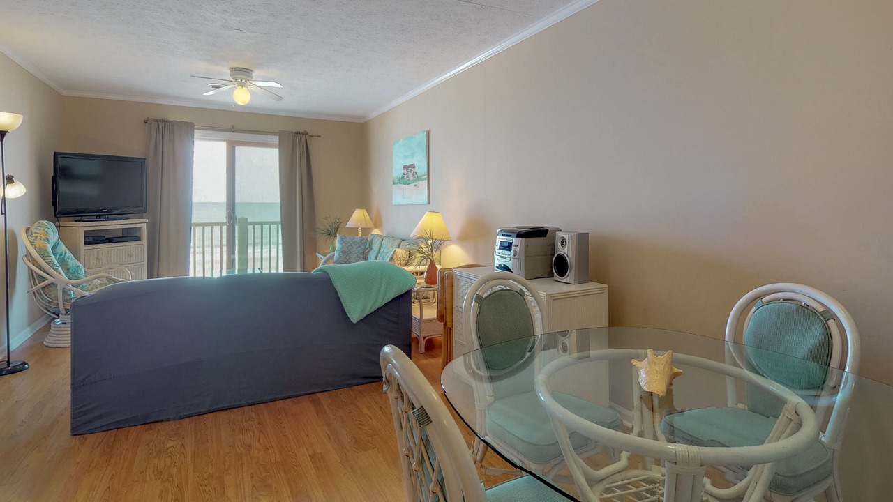 Photo of Livingroom in Surfside Beach