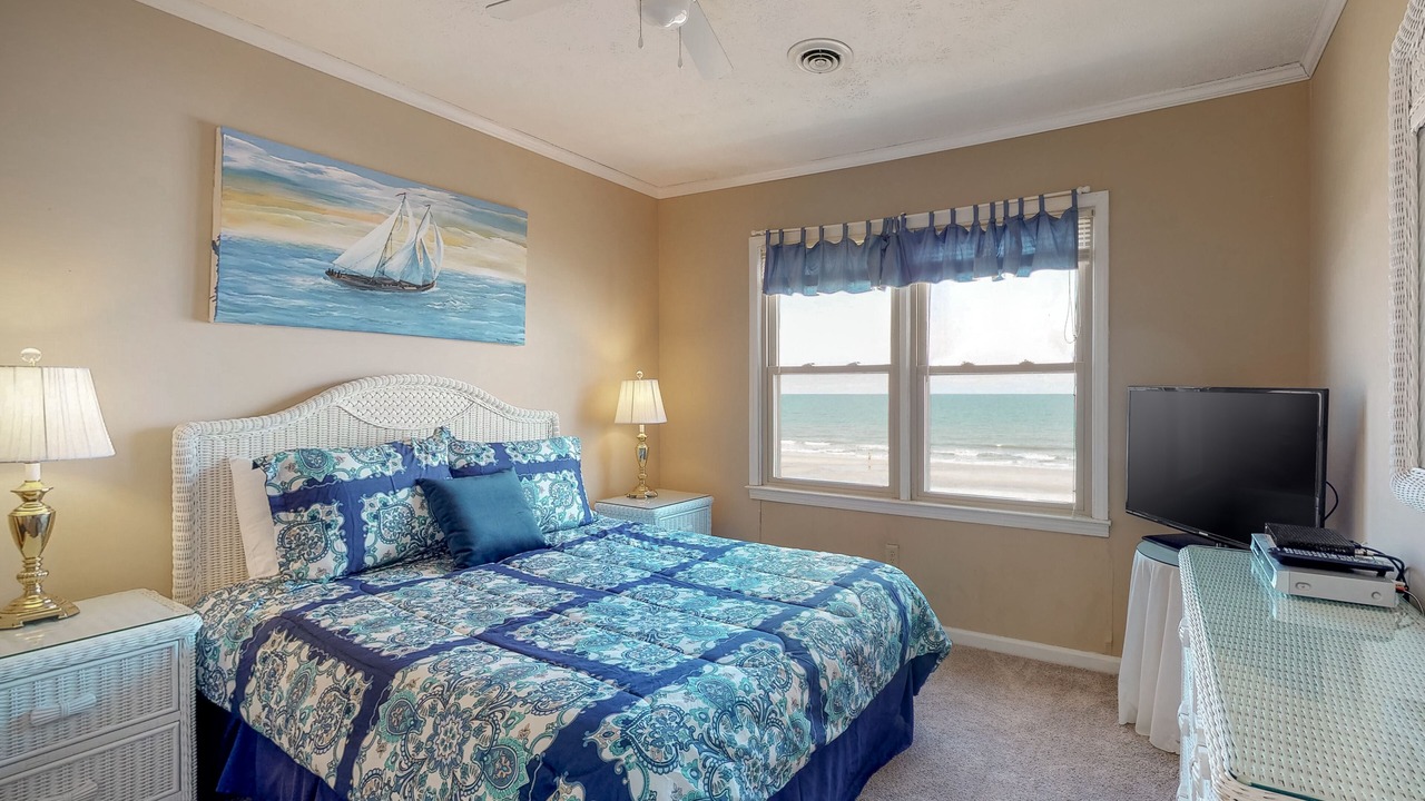 Photo of Bedroom in Surfside Beach