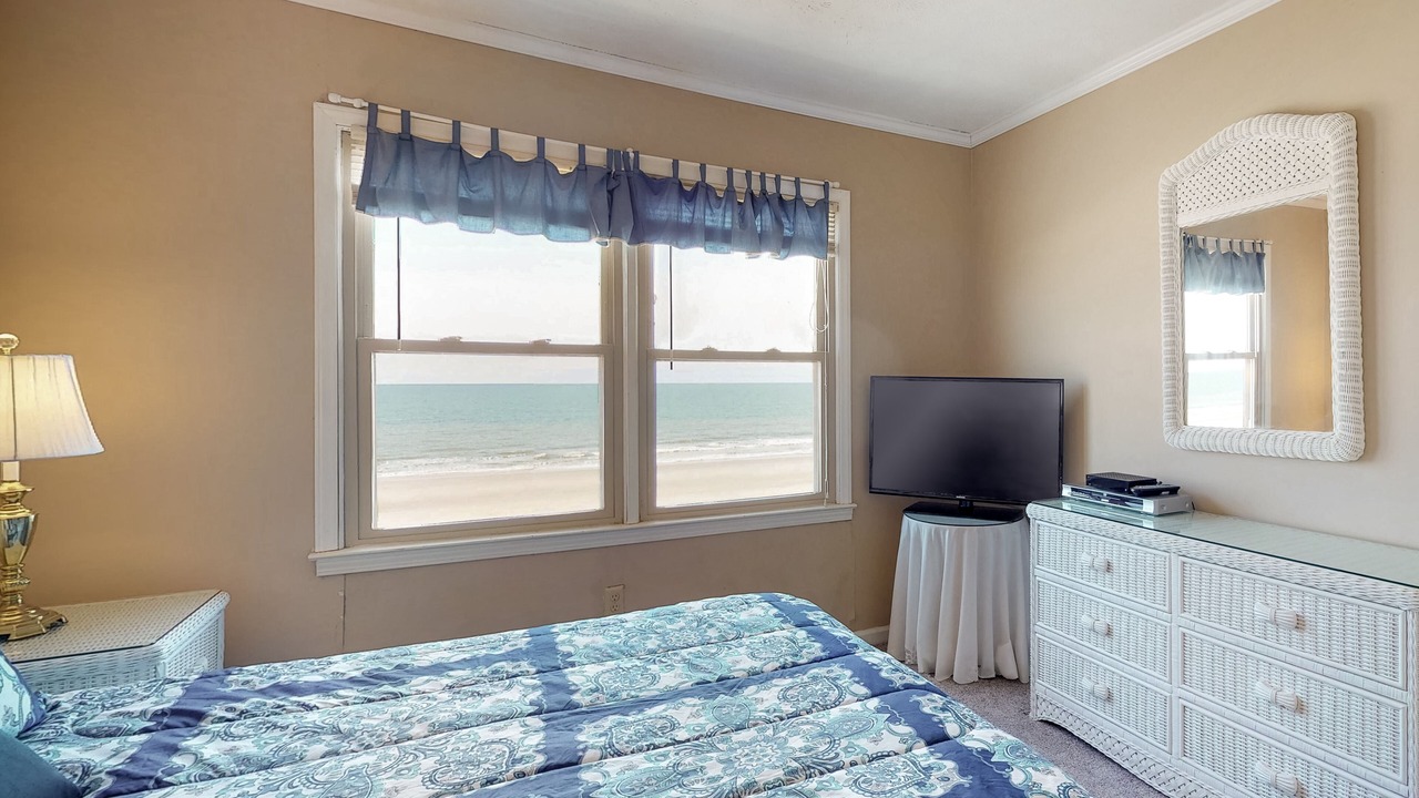 Photo of Bedroom in Surfside Beach