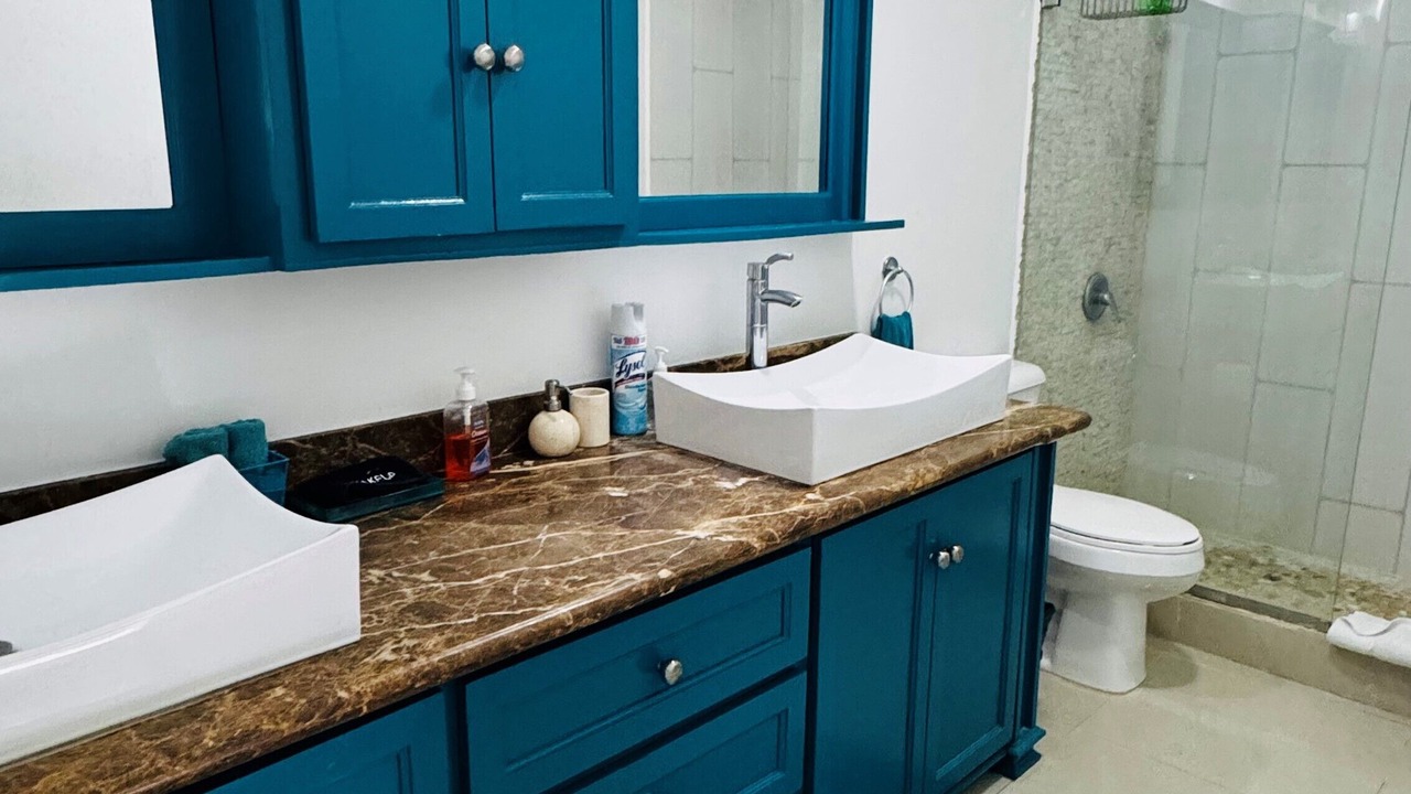 Photo of Bathroom in Tower Isle