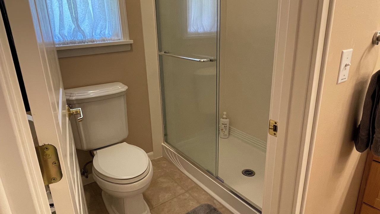 Photo of Bedroom in Hansville