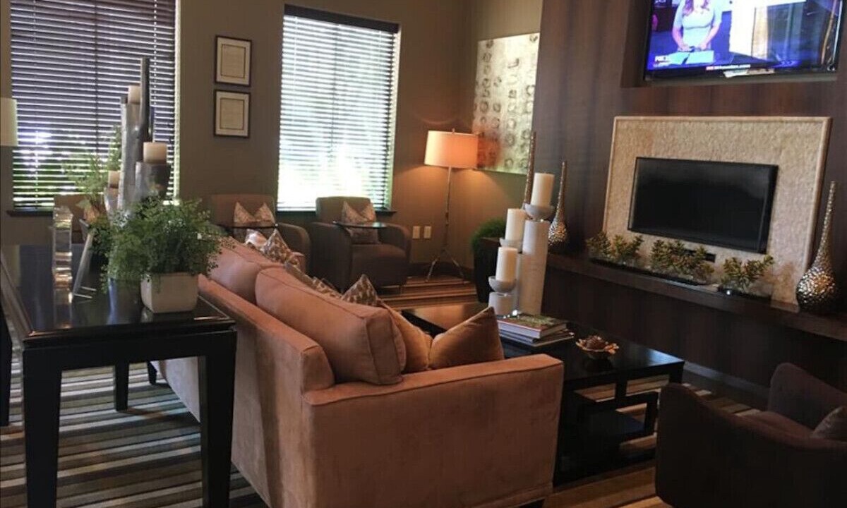 Photo of Livingroom in Grogan's Mill