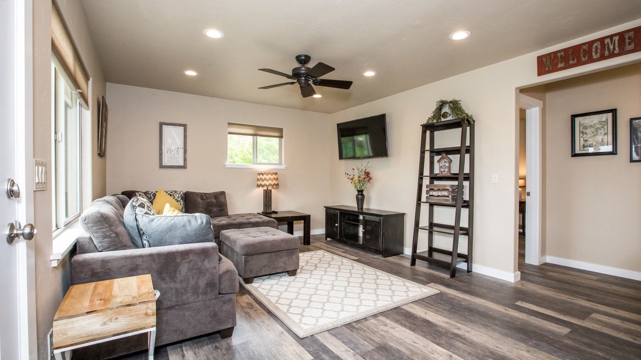 Photo of Livingroom in Evergreen