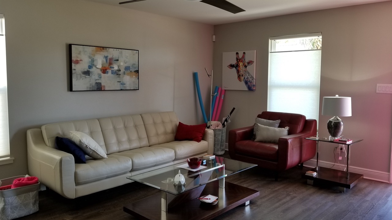 Photo of Livingroom in Downtown