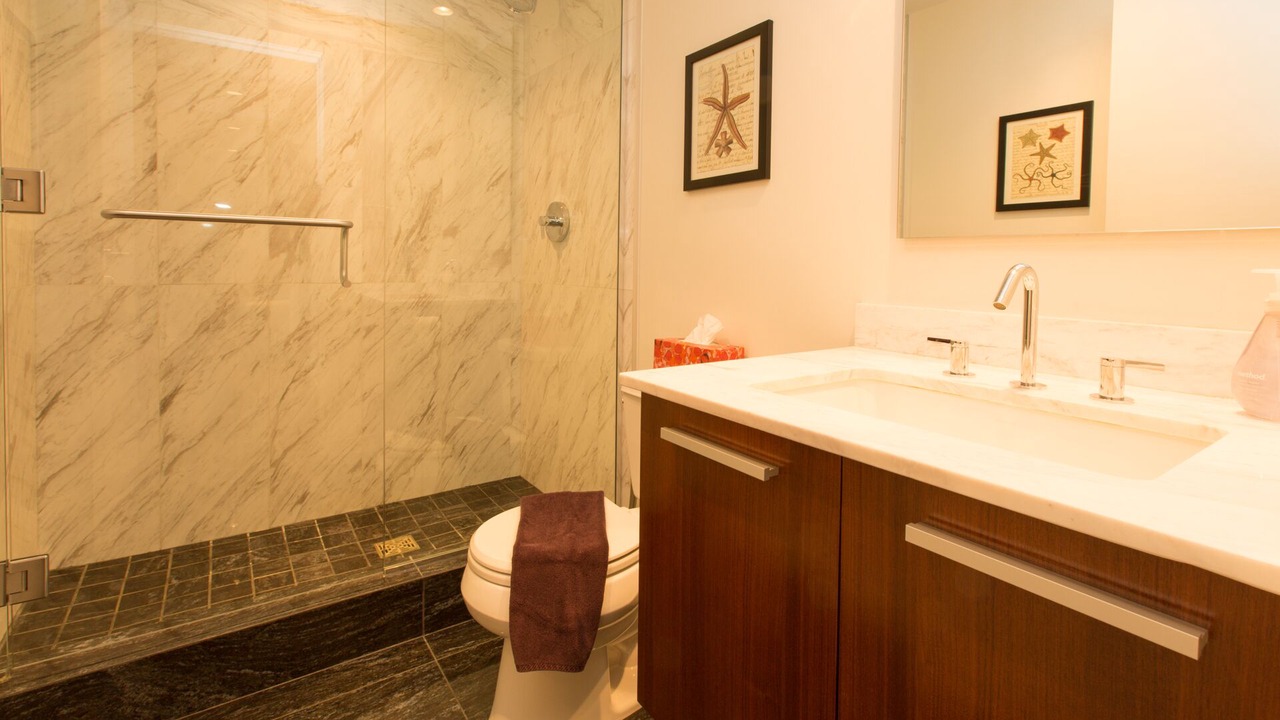 Photo of Bathroom in Inner Harbour