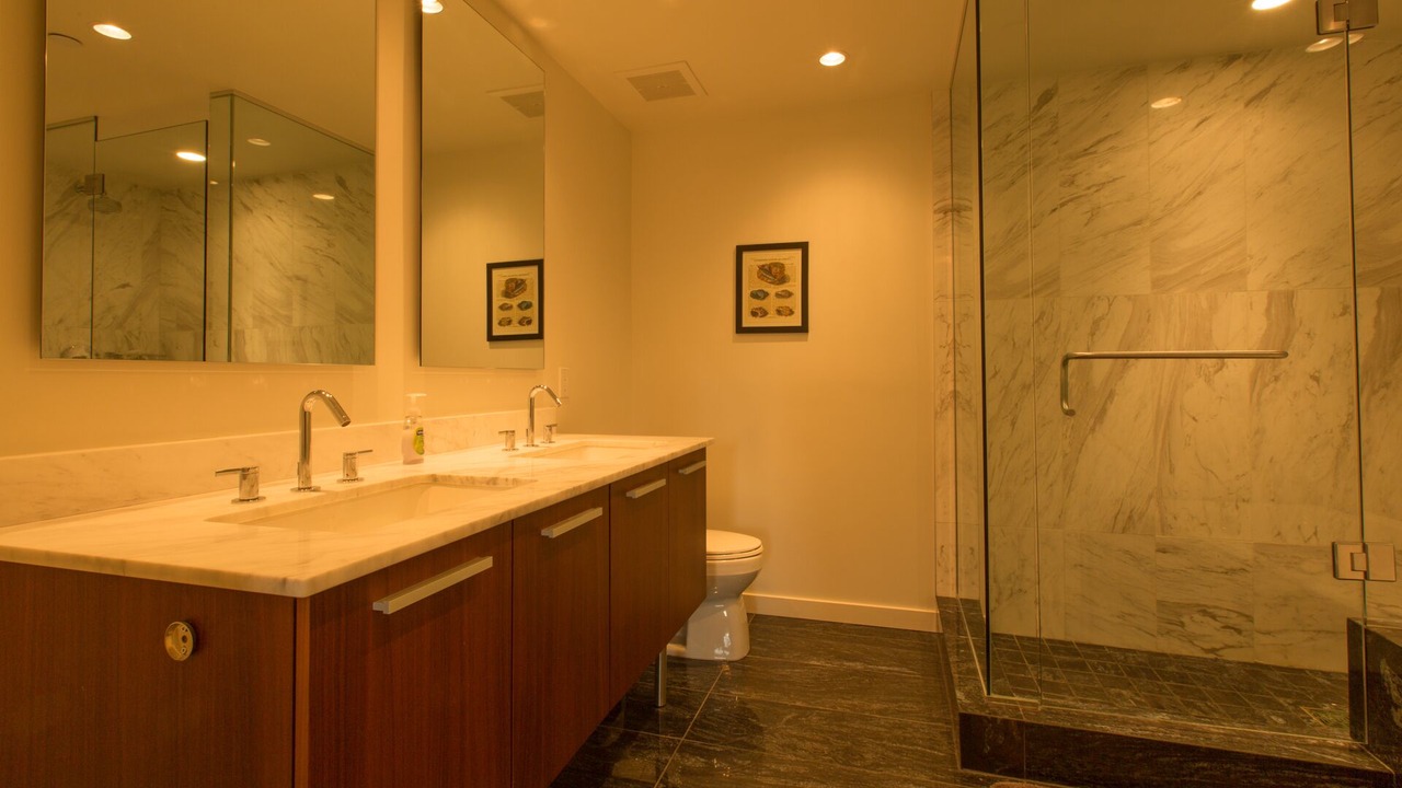 Photo of Bathroom in Inner Harbour