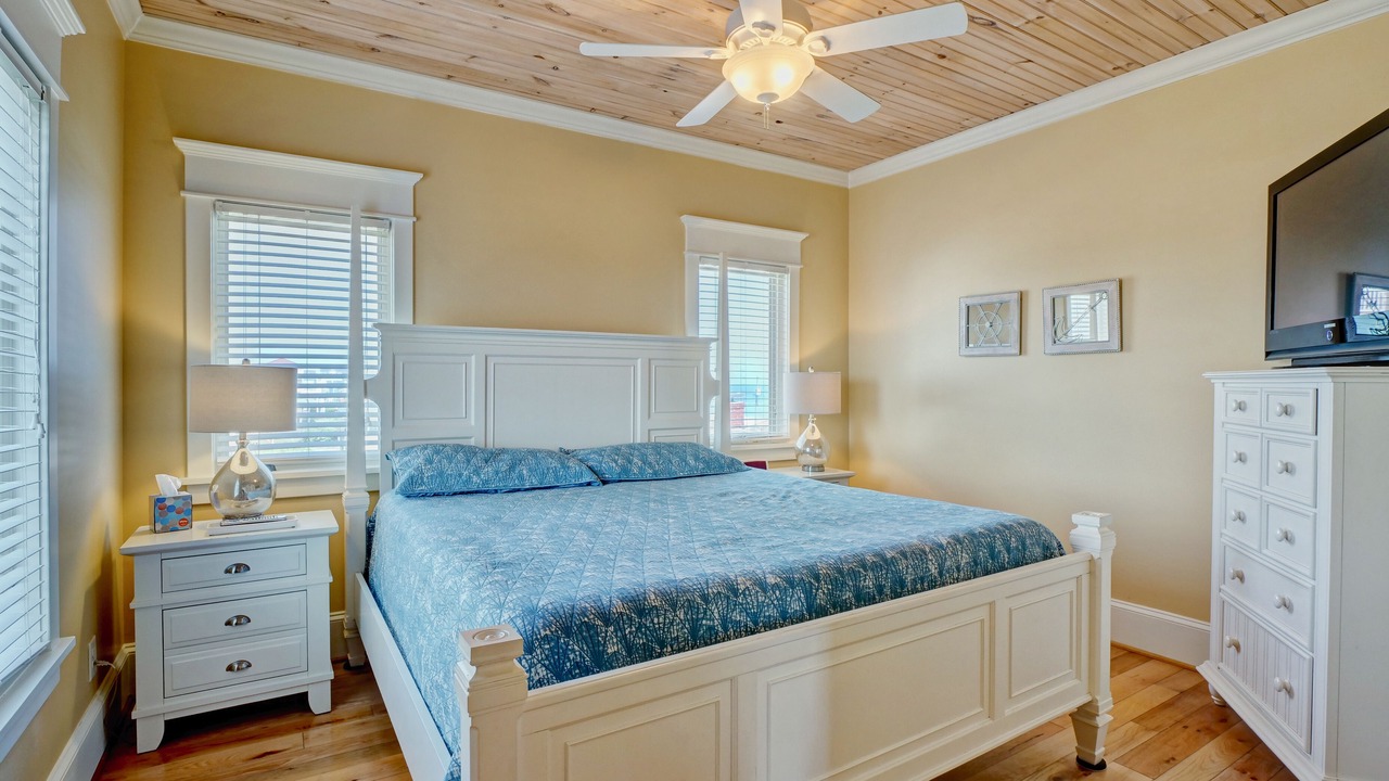 Photo of Bedroom in Ocean City Beach