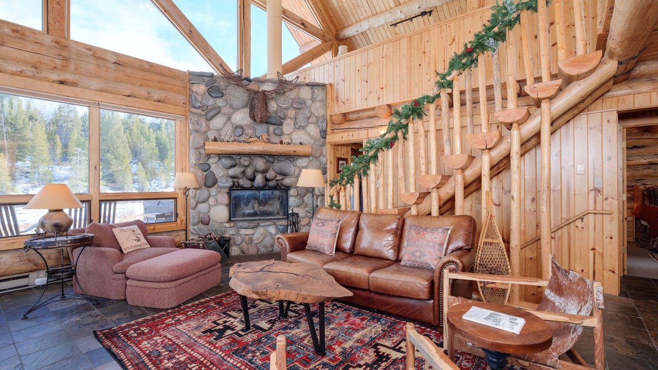 Photo of Livingroom in Gallatin Gateway