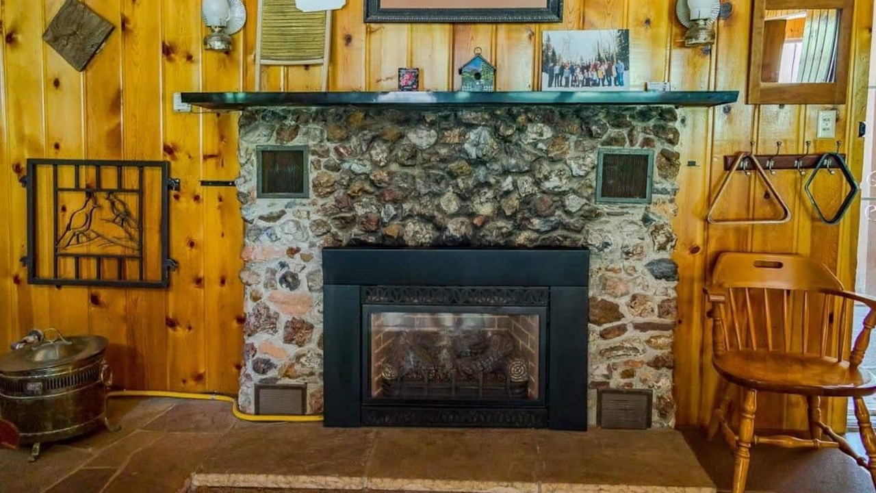 Photo of Livingroom in Mammoth Creek