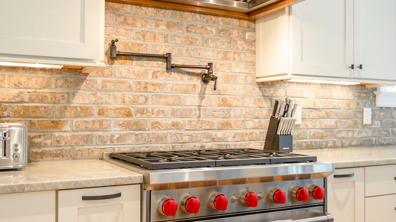 Photo of Kitchen in Vanderhorst Plantation