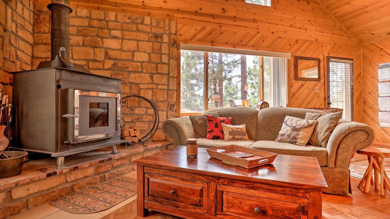 Photo of Livingroom in Meadow View Heights