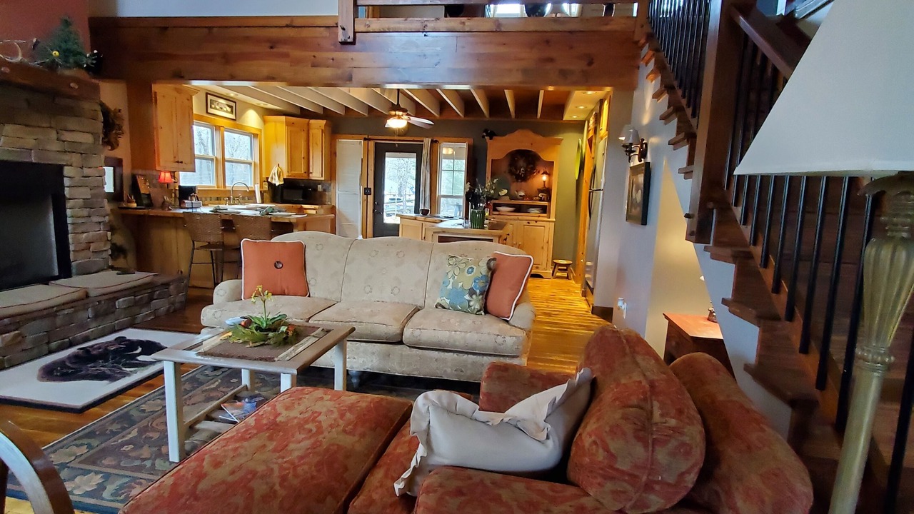Photo of Livingroom in Cleveland