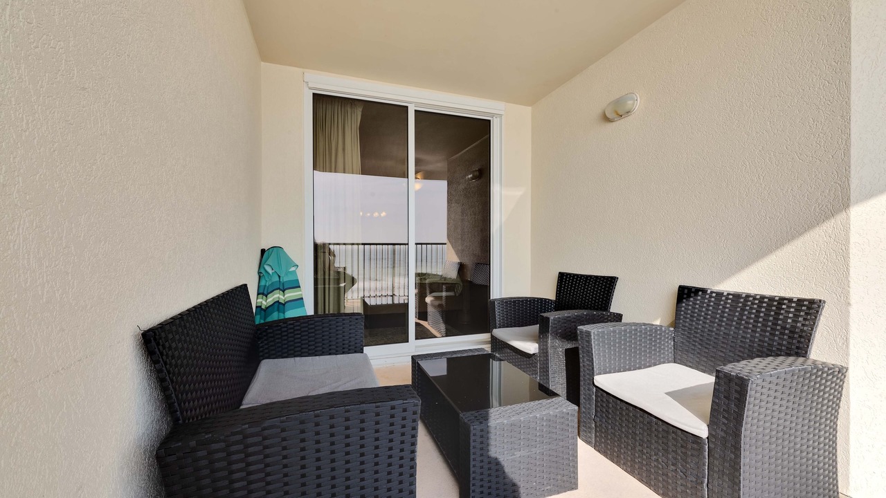 Photo of Patio Balcony in Crescent Beach