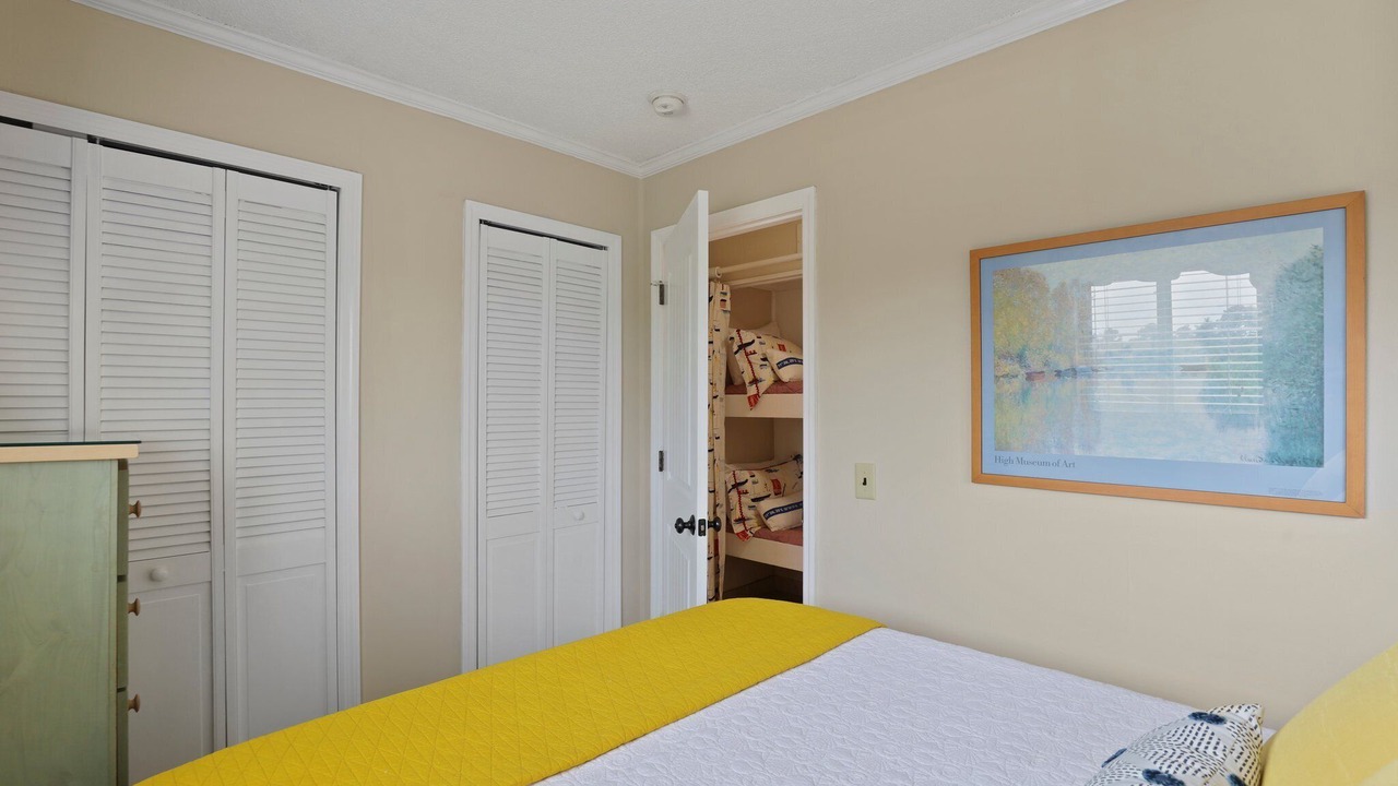 Photo of Bedroom in Folly Field