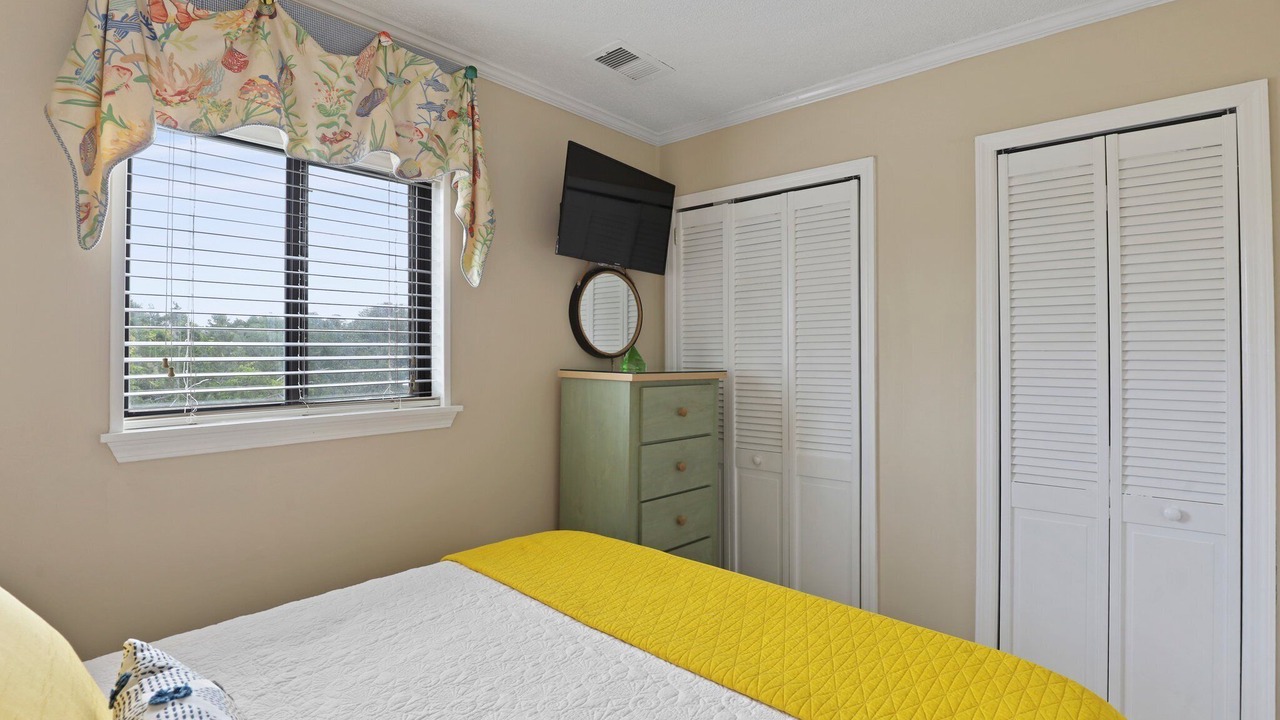 Photo of Bedroom in Folly Field
