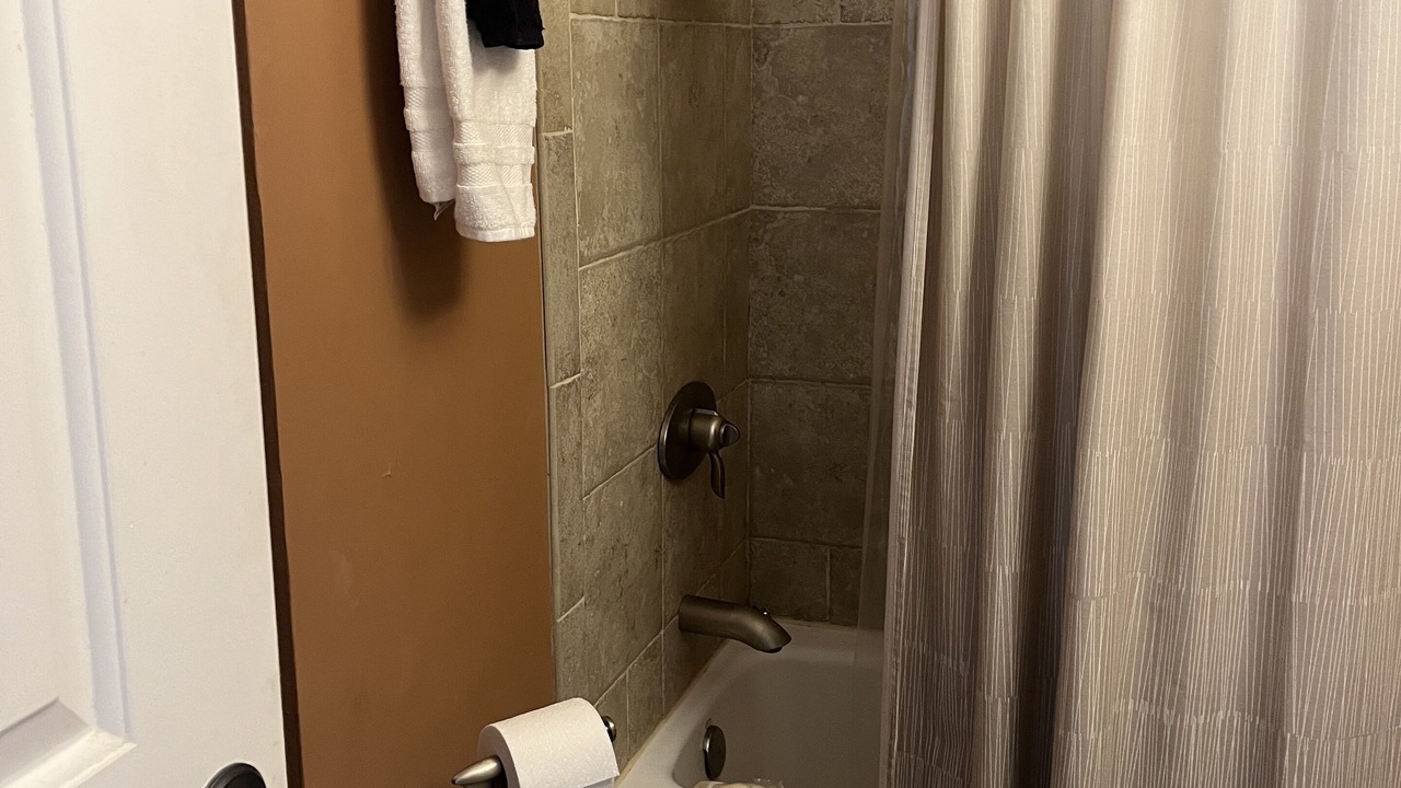 Photo of Bathroom in Folly Field
