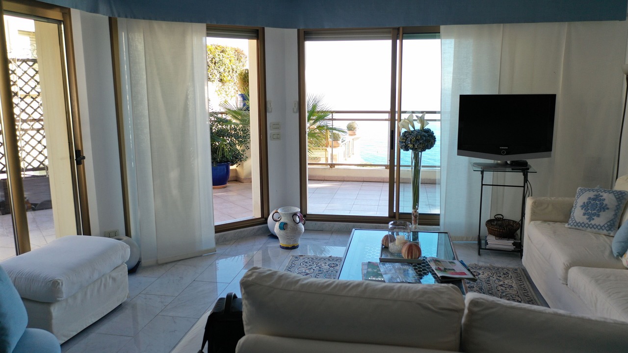 Photo of Livingroom in Cap d'Ail