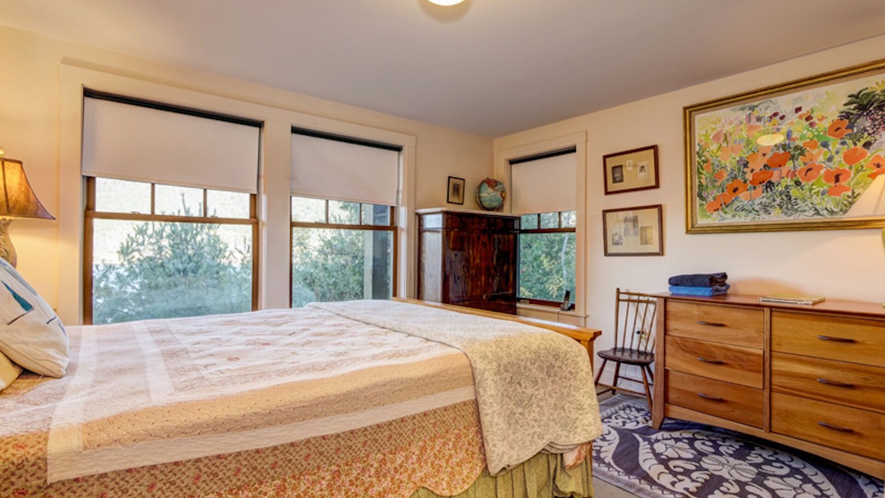 Photo of Bedroom in Hall Quarry