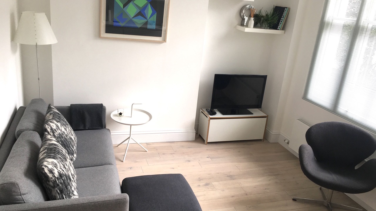 Photo of Livingroom in Earl's Court