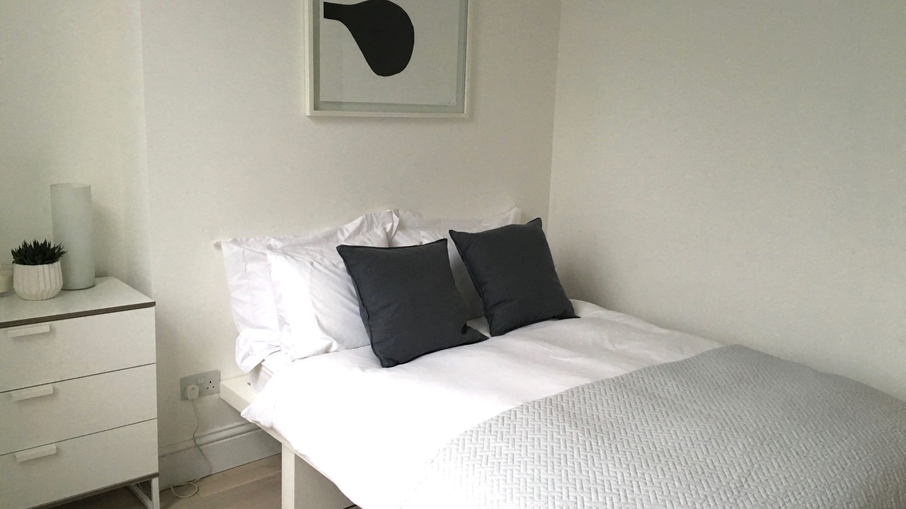 Photo of Bedroom in Earl's Court