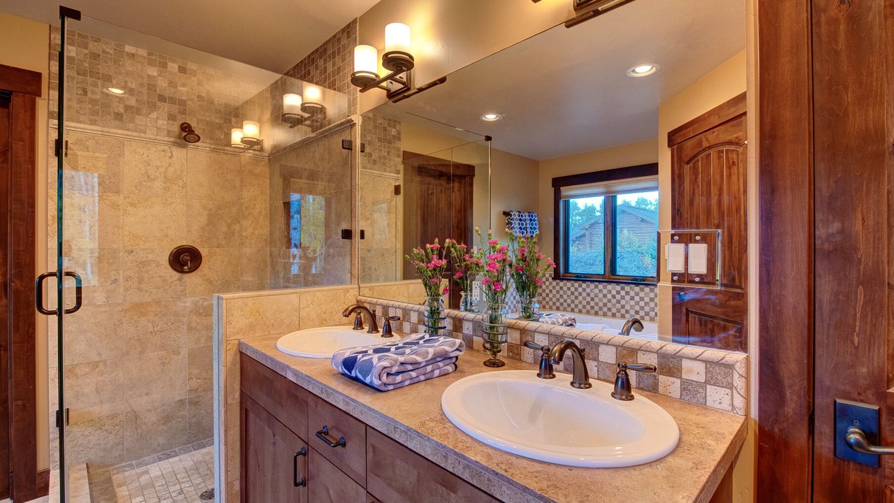 Photo of Bathroom in Columbine Lake