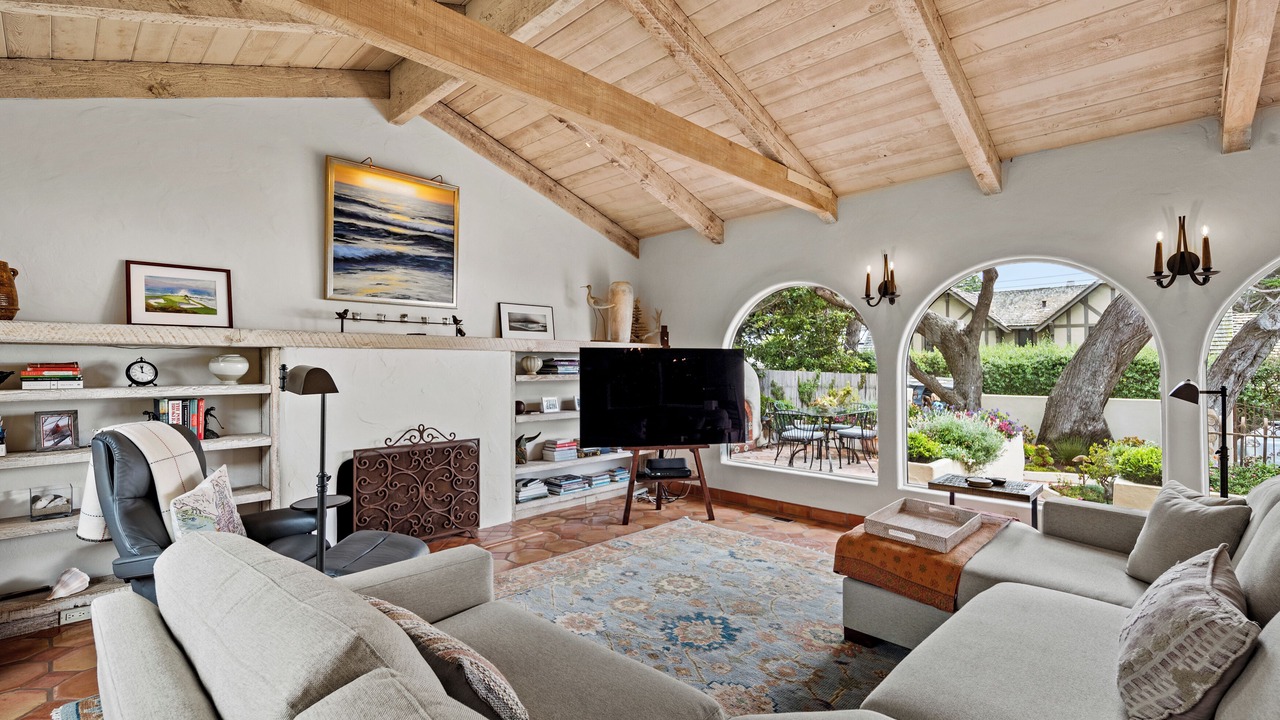Photo of Livingroom in Carmel Point