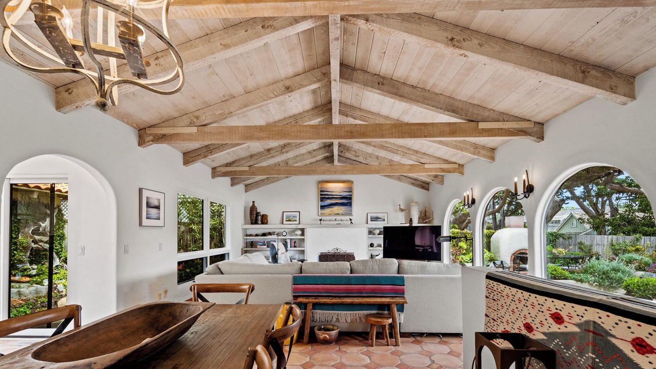 Photo of Livingroom in Carmel Point