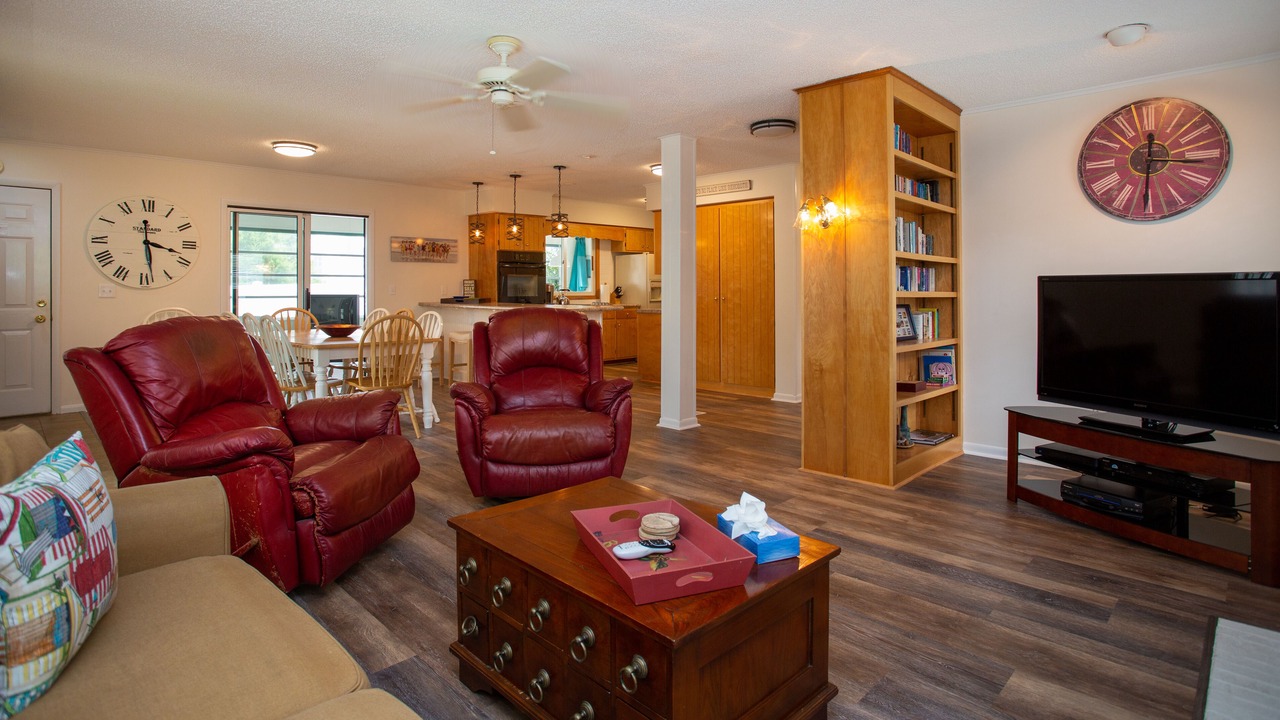 Photo of Livingroom in Country Club Estates