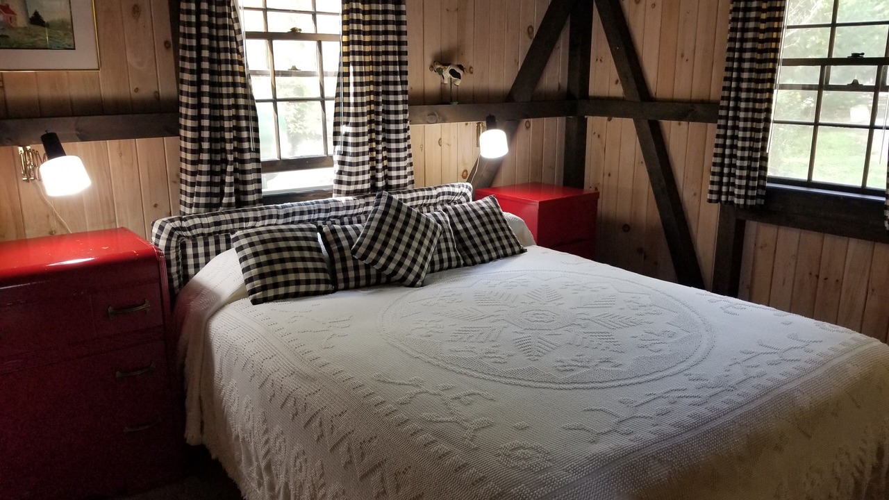 Photo of Bedroom in Hall Quarry