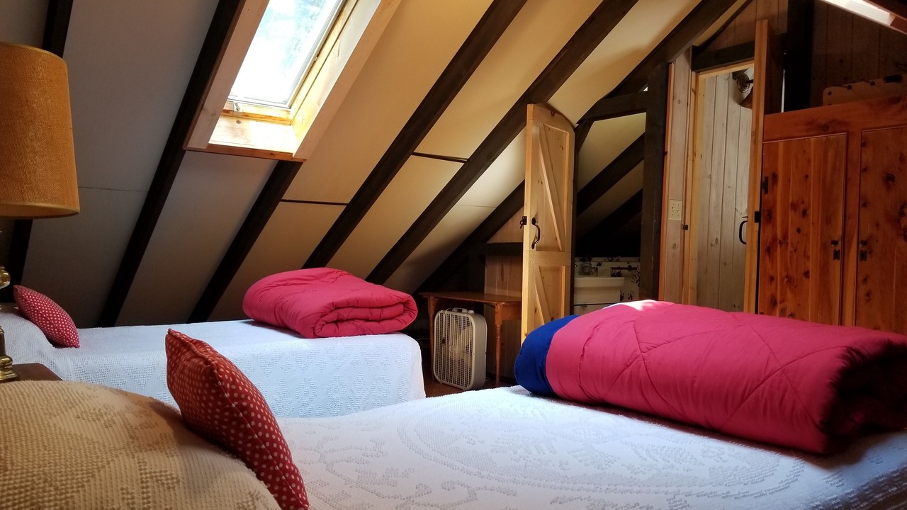 Photo of Bedroom in Hall Quarry