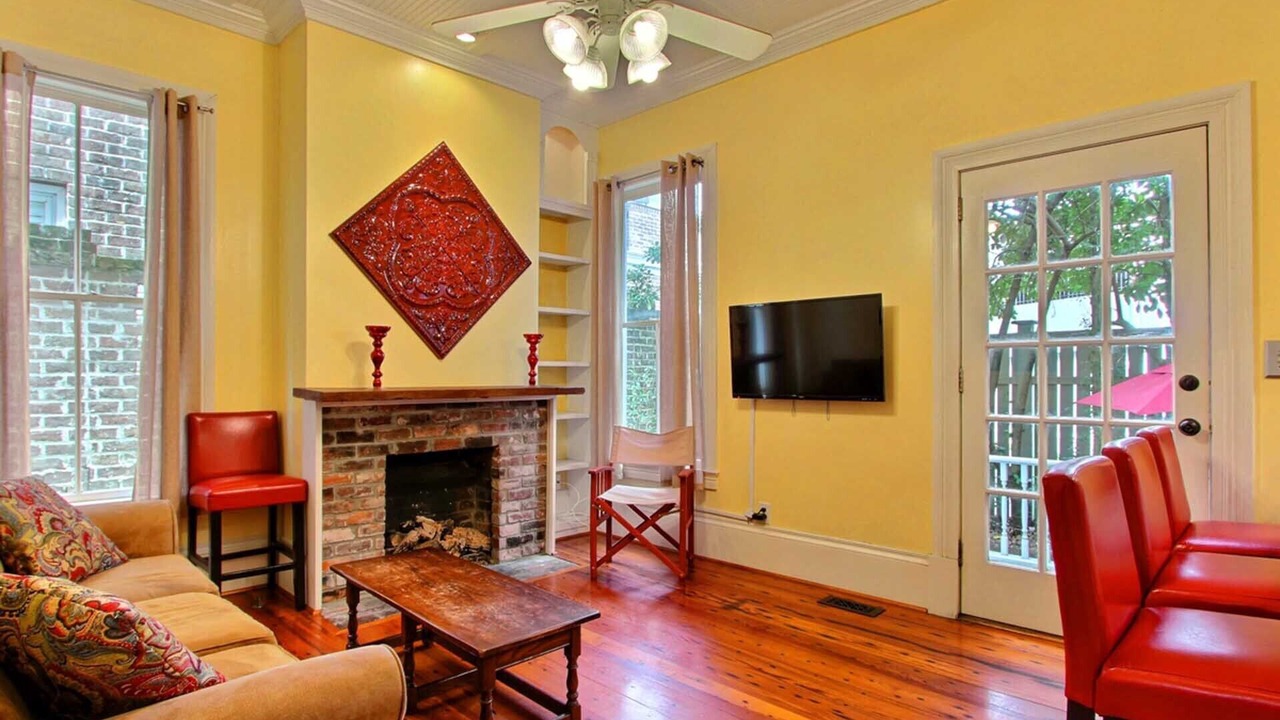 Photo of Livingroom in Historic District - North