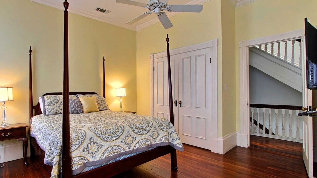 Photo of Bedroom in Historic District - North