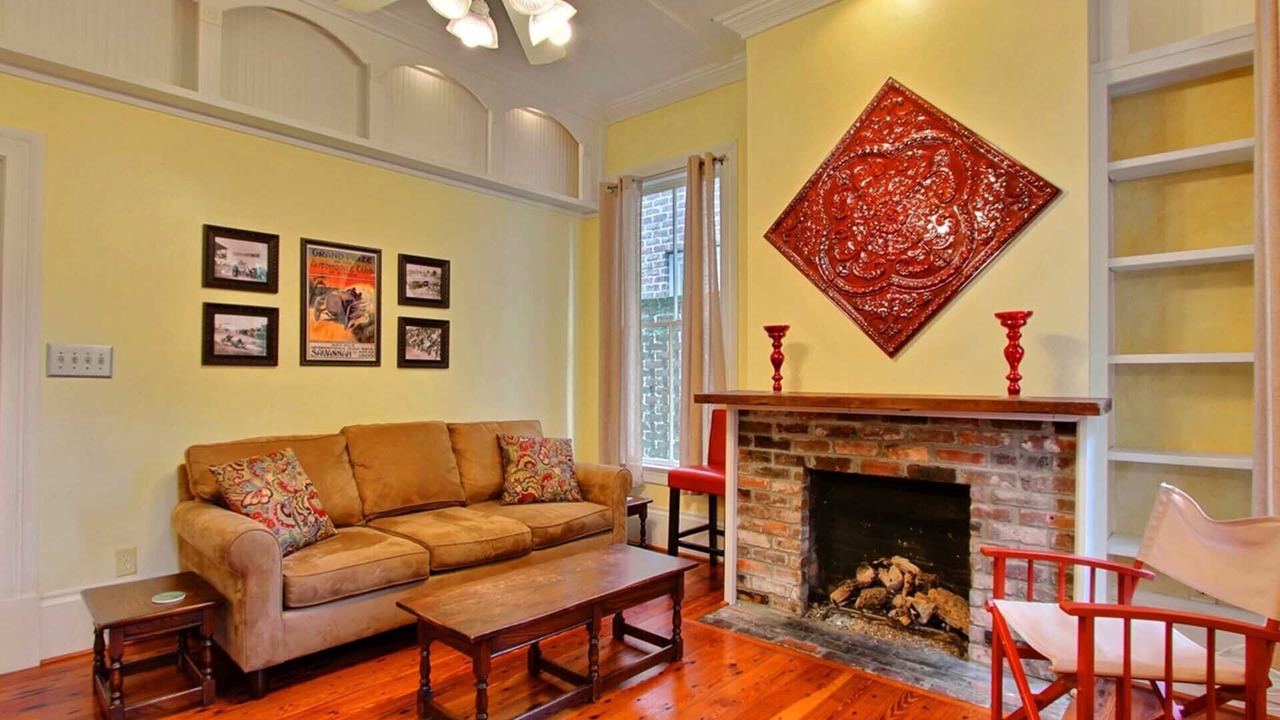 Photo of Livingroom in Historic District - North