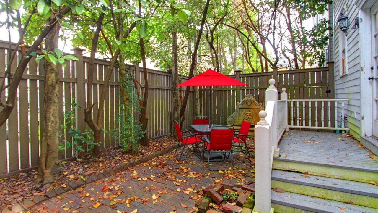 Photo of Outdoor in Historic District - North